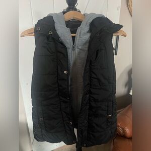 Women’s Black/Gray Puffer Vest with Gray Hoodie Zipper Closure Size Small